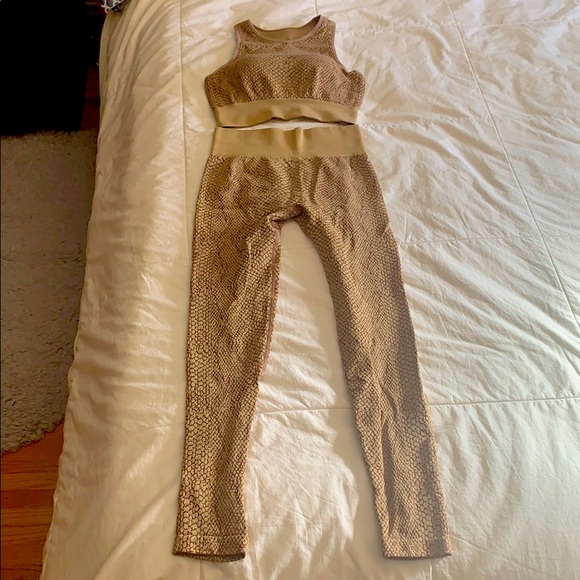 True Tights - Cobra Seamless Set - Picture 2 of 5